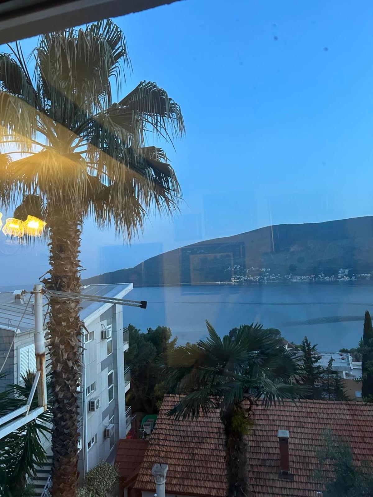 Apartments Maya Herceg Novi Eksteriør bilde
