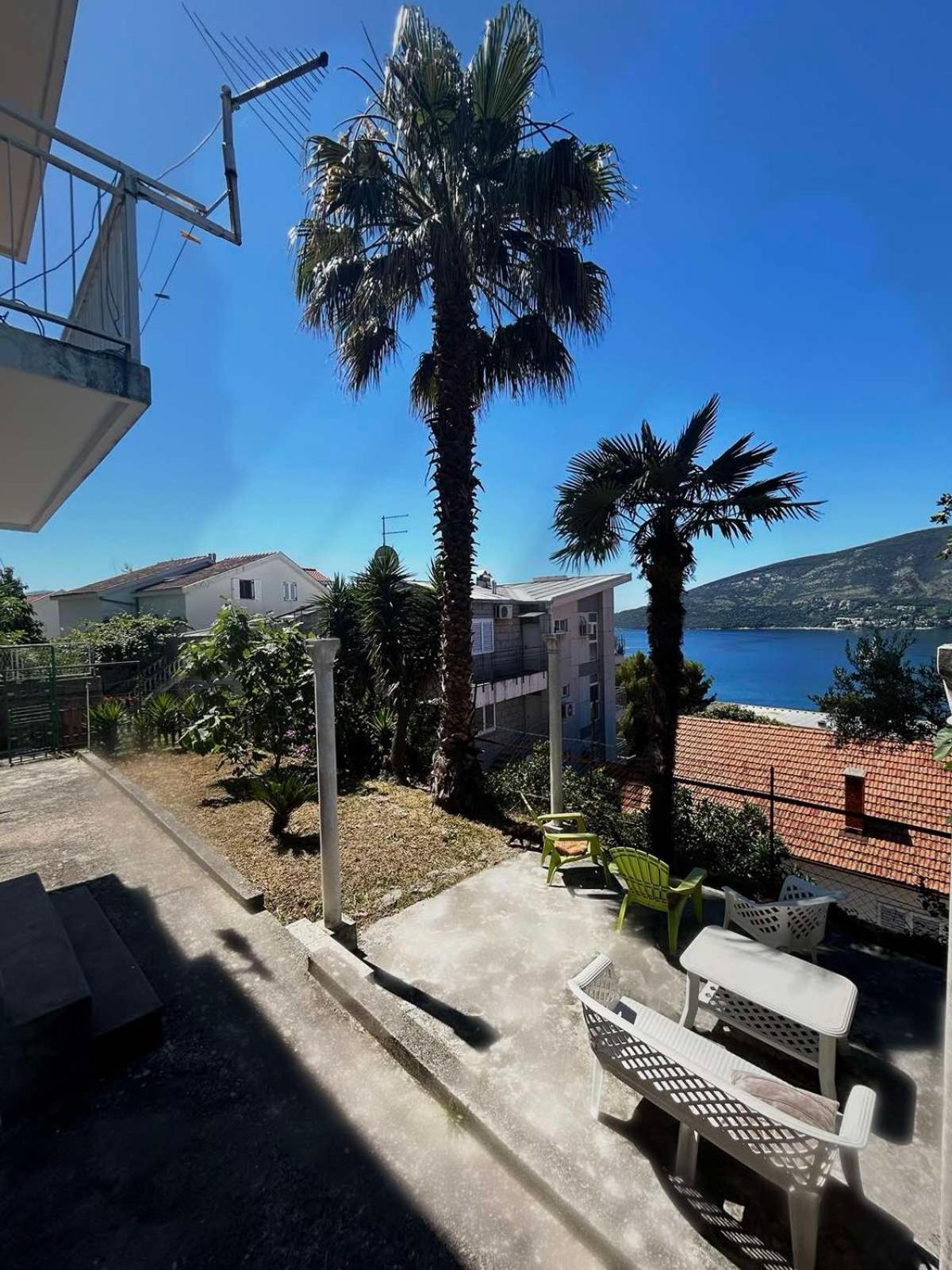 Apartments Maya Herceg Novi Eksteriør bilde